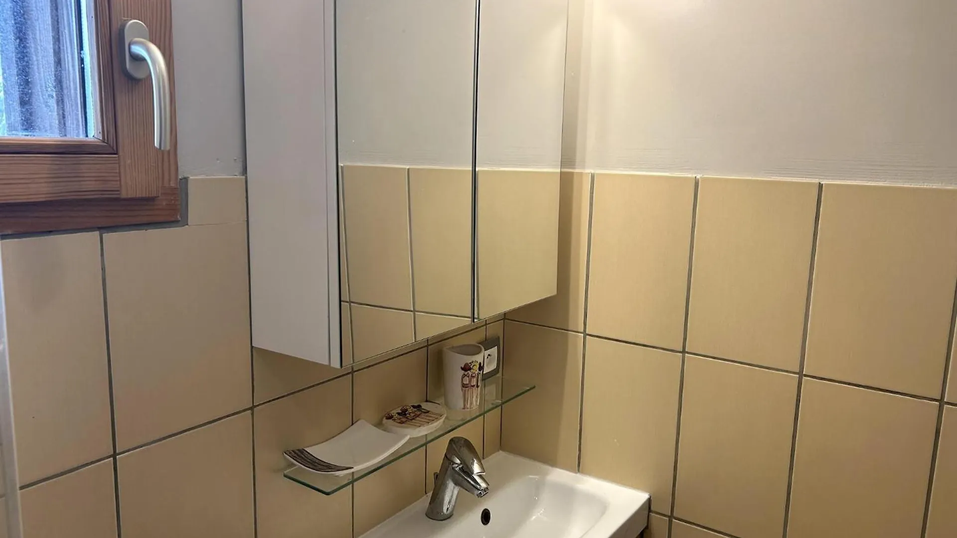 5 Bedroom, 2 Bathroom House Surzur 펜션